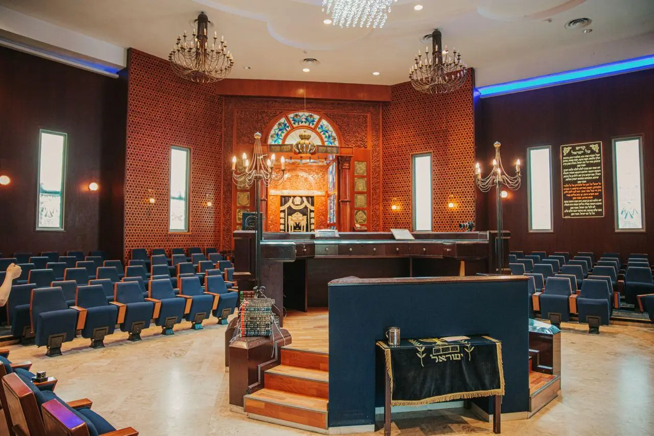 צלם מתעד רגע משפחתי באירוע בר מצווה